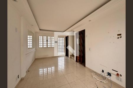 Sala de casa de condomínio à venda com 3 quartos, 110m² em Vila Metalúrgica, Santo André