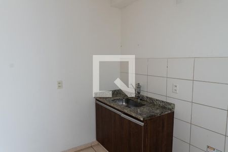 Cozinha de apartamento para alugar com 2 quartos, 44m² em Chacaras Reunidas Santa Terezinha, Contagem