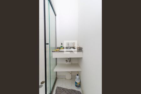 Banheiro de kitnet/studio para alugar com 0 quarto, 28m² em Campo Belo, São Paulo