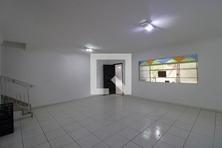 Sala de casa para alugar com 3 quartos, 131m² em Jardim Cliper, São Paulo