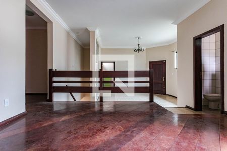 Sala de casa para alugar com 4 quartos, 400m² em Vila Oliveira, Mogi das Cruzes