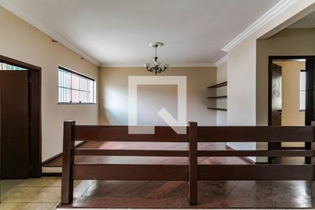 Sala de casa para alugar com 4 quartos, 400m² em Vila Oliveira, Mogi das Cruzes