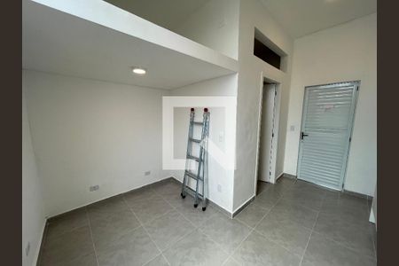 Kitnet  de casa para alugar com 1 quarto, 24m² em Vila Butantã, São Paulo