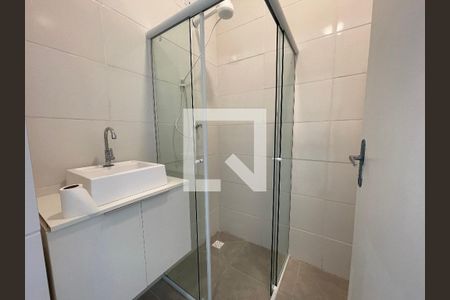 Banheiro Social de casa para alugar com 1 quarto, 24m² em Vila Butantã, São Paulo