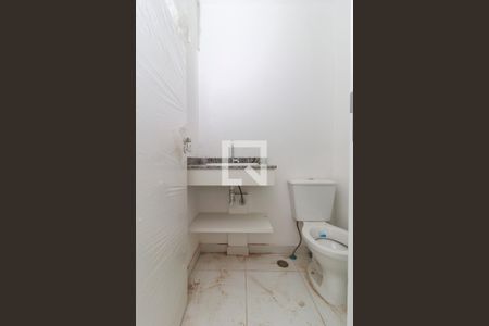 Banheiro de kitnet/studio para alugar com 0 quarto, 28m² em Campo Belo, São Paulo