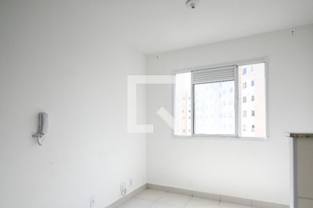 Sala de apartamento para alugar com 2 quartos, 33m² em Parque Fongaro, São Paulo