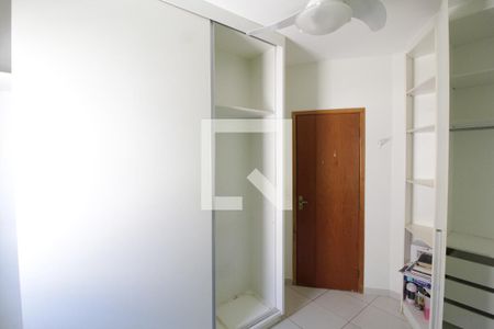 Quarto de apartamento para alugar com 2 quartos, 45m² em Granada, Uberlândia