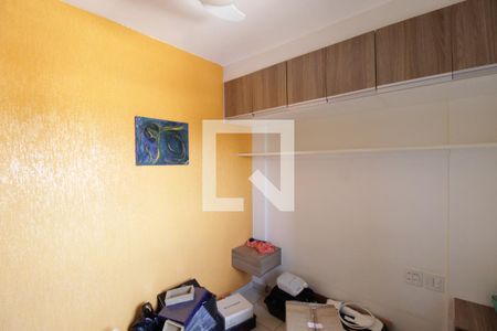 Quarto 2 de apartamento para alugar com 2 quartos, 45m² em Granada, Uberlândia