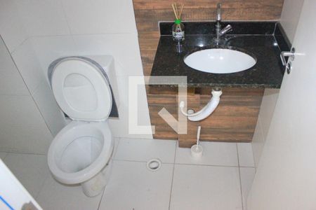 Banheiro de apartamento à venda com 2 quartos, 60m² em Vila Progresso, Guarulhos