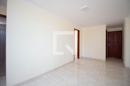 Sala de apartamento para alugar com 3 quartos, 60m² em Qr 406, Brasília