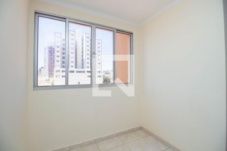 Sala de apartamento para alugar com 3 quartos, 60m² em Qr 406, Brasília