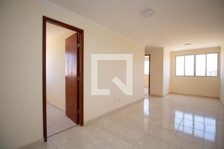 Sala de apartamento para alugar com 3 quartos, 60m² em Qr 406, Brasília