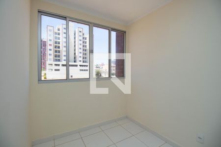 Sala de apartamento para alugar com 2 quartos, 58m² em Qr 406, Brasília