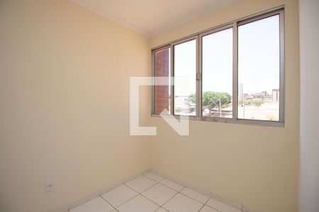 Sala de apartamento para alugar com 2 quartos, 57m² em Qr 406, Brasília