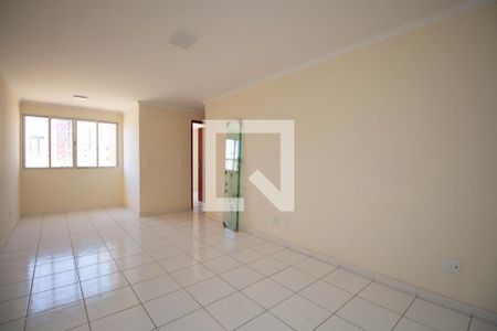 Sala de apartamento para alugar com 2 quartos, 57m² em Qr 406, Brasília