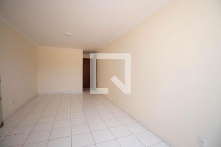 Sala de apartamento para alugar com 2 quartos, 57m² em Qr 406, Brasília