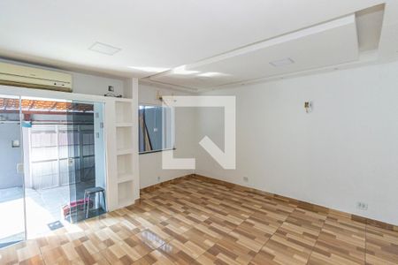 Sala de casa à venda com 2 quartos, 199m² em Irajá, Rio de Janeiro