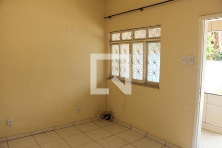 Sala de casa para alugar com 2 quartos, 100m² em Cerâmica, Nova Iguaçu