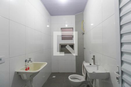 Banheiro de casa para alugar com 1 quarto, 30m² em Q.ta da Paineira, São Paulo