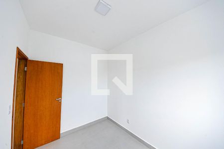 Quarto 2 de apartamento para alugar com 2 quartos, 30m² em Vila Ivg, São Paulo