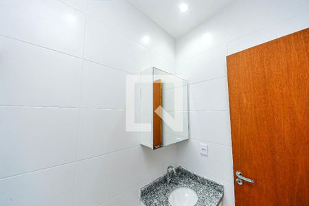 Banheiro de apartamento para alugar com 1 quarto, 30m² em Vila Ivg, São Paulo