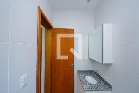 Banheiro de apartamento para alugar com 1 quarto, 30m² em Vila Ivg, São Paulo