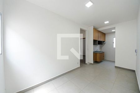 Sala de apartamento para alugar com 2 quartos, 40m² em Vila Ivg, São Paulo