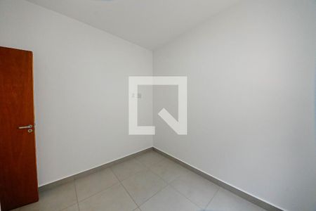 Quarto 1 de apartamento para alugar com 2 quartos, 40m² em Vila Ivg, São Paulo