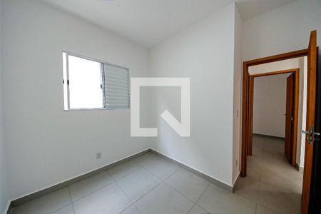 Quarto 1 de apartamento para alugar com 2 quartos, 40m² em Vila Ivg, São Paulo