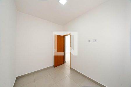 Quarto 2 de apartamento para alugar com 2 quartos, 40m² em Vila Ivg, São Paulo