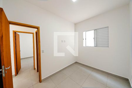 Quarto 2 de apartamento para alugar com 2 quartos, 40m² em Vila Ivg, São Paulo