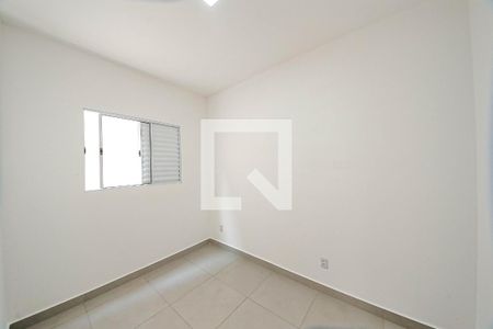 Quarto 2 de apartamento para alugar com 2 quartos, 40m² em Vila Ivg, São Paulo