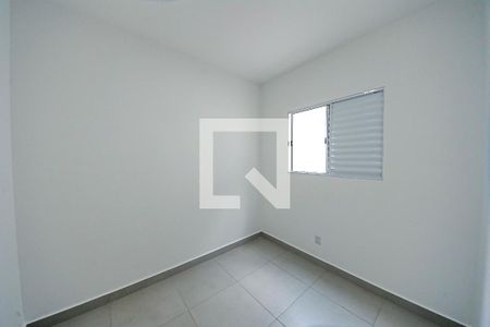 Quarto 1 de apartamento para alugar com 2 quartos, 40m² em Vila Ivg, São Paulo