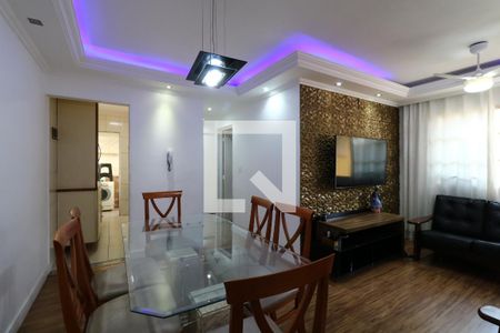 Sala de apartamento para alugar com 2 quartos, 57m² em Jardim Santo André, Santo André