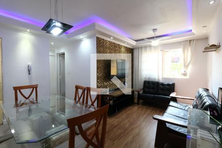 Sala de apartamento para alugar com 2 quartos, 57m² em Jardim Santo André, Santo André