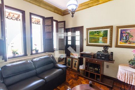 Sala 1 de casa à venda com 5 quartos, 300m² em Santo Antônio, Belo Horizonte