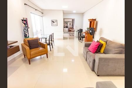 Sala de casa à venda com 2 quartos, 120m² em Vila Bertioga, São Paulo