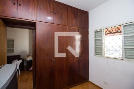 Quarto  de casa à venda com 4 quartos, 200m² em Aparecida, Belo Horizonte