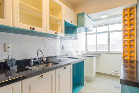 Cozinha e Área de Serviço de apartamento à venda com 2 quartos, 64m² em Centro Histórico, Porto Alegre