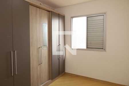 Quarto 2 de apartamento para alugar com 2 quartos, 62m² em Vila Carmosina, São Paulo