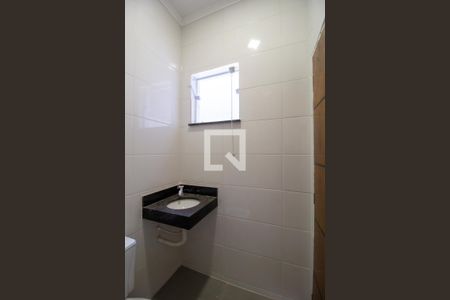 Banheiro de kitnet/studio para alugar com 1 quarto, 26m² em Parque São Bento, Sorocaba