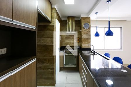 cozinha de apartamento para alugar com 3 quartos, 72m² em Vila Suzana, São Paulo