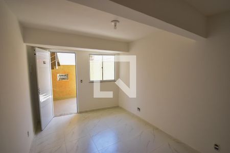 Sala de casa de condomínio para alugar com 1 quarto, 34m² em Piedade, Rio de Janeiro