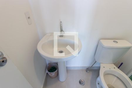 Banheiro de apartamento para alugar com 2 quartos, 39m² em Itaquera, São Paulo