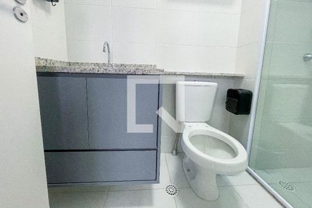 Banheiro de kitnet/studio para alugar com 1 quarto, 25m² em Pinheiros, São Paulo