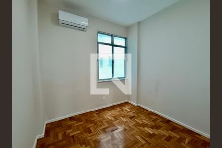 Quarto 1 de apartamento para alugar com 2 quartos, 65m² em Copacabana, Rio de Janeiro