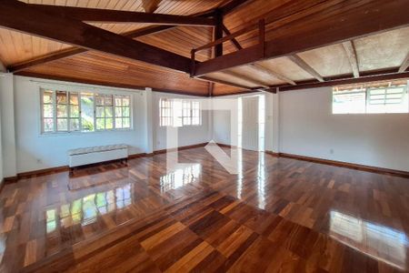 Sala de casa para alugar com 1 quarto, 80m² em Piratininga, Niterói