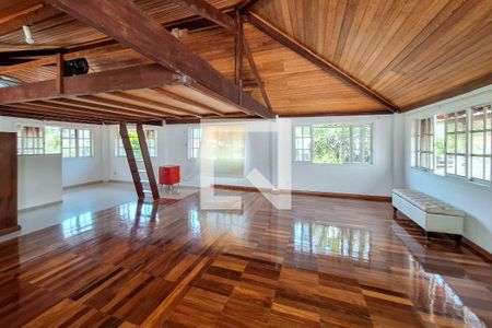 Sala de casa para alugar com 1 quarto, 80m² em Piratininga, Niterói