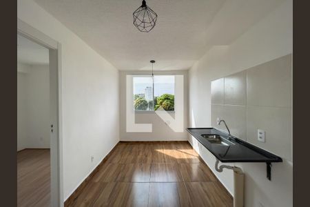 Sala e Cozinha de apartamento para alugar com 1 quarto, 24m² em Jardim América da Penha, São Paulo