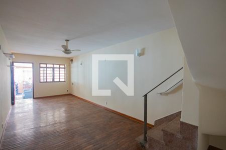 Casa para alugar com 3 quartos, 170m² em Vila Constança, São Paulo